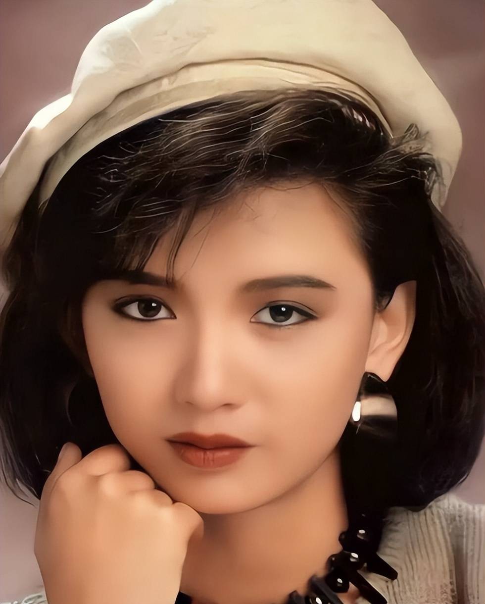 曾华倩老公(曾华倩的儿子照片) 曾华倩老公(曾华倩的儿子照片)