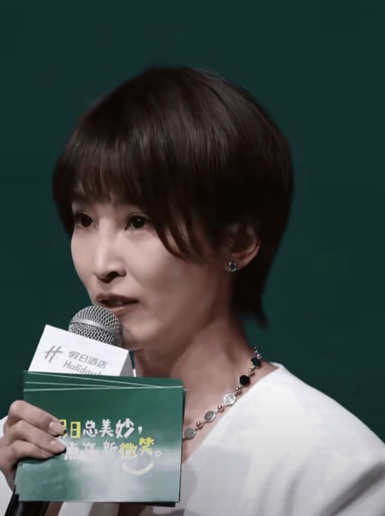 谢楠整容(谢楠整容之前照片) 谢楠整容(谢楠整容之前照片)