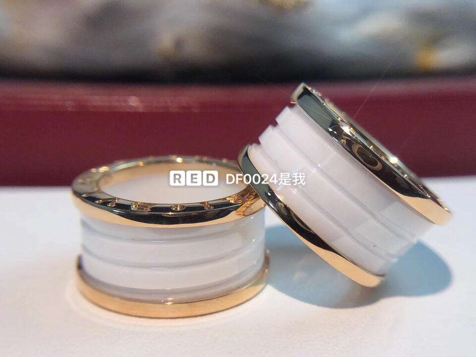 宝格丽陶瓷戒指(宝格丽陶瓷戒指金重多少)