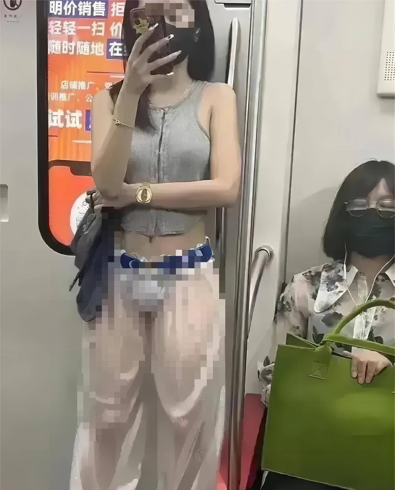 包含美女无内裤的词条