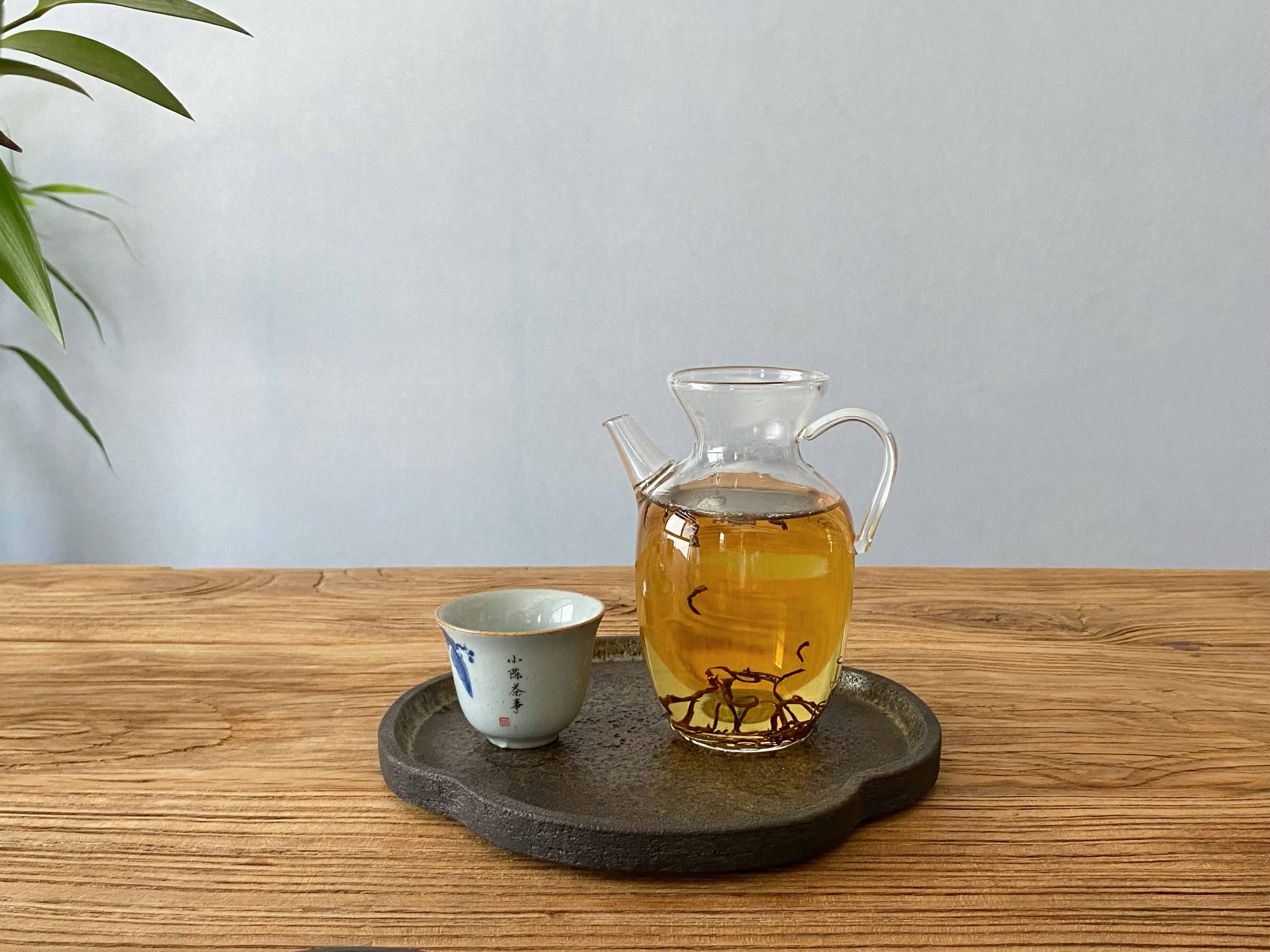 吃杏能喝茶水吗(吃完杏能喝茶叶水吗)
