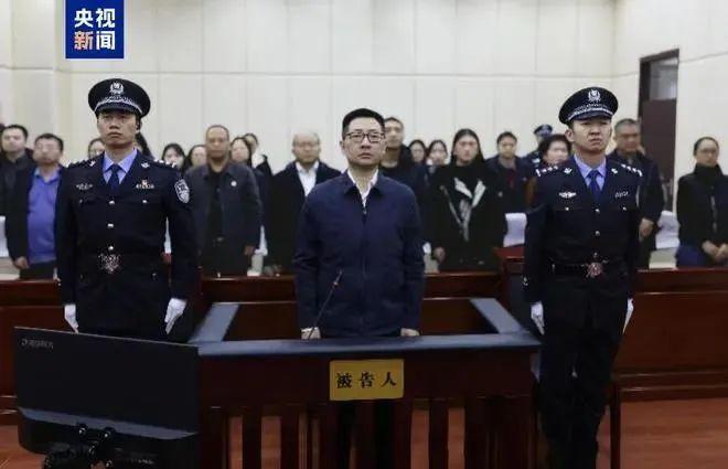 判25年和无期哪个好(无期徒刑80岁了怎么办)