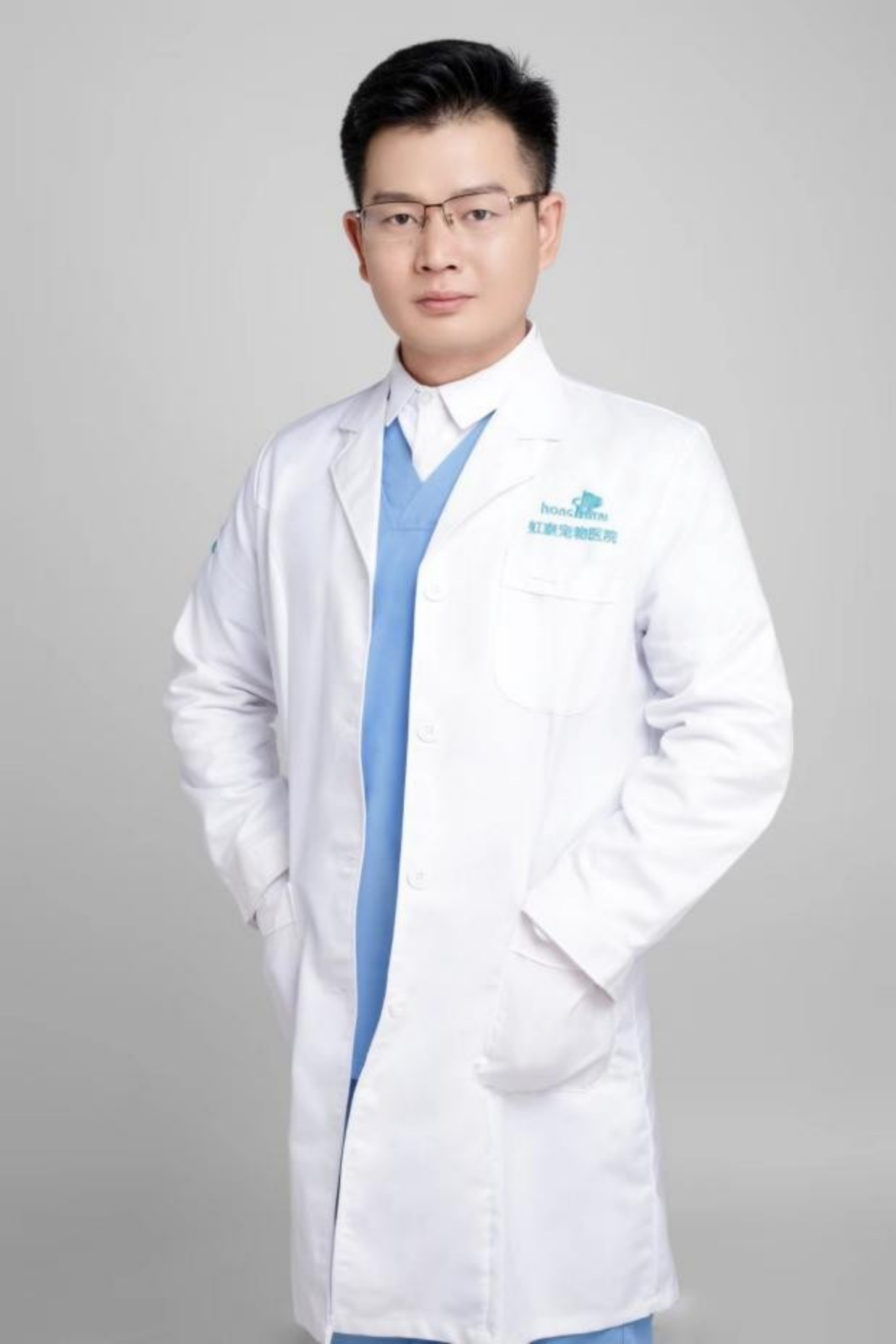 宠物医生一般要学几年(宠物美容师多少钱一个月)