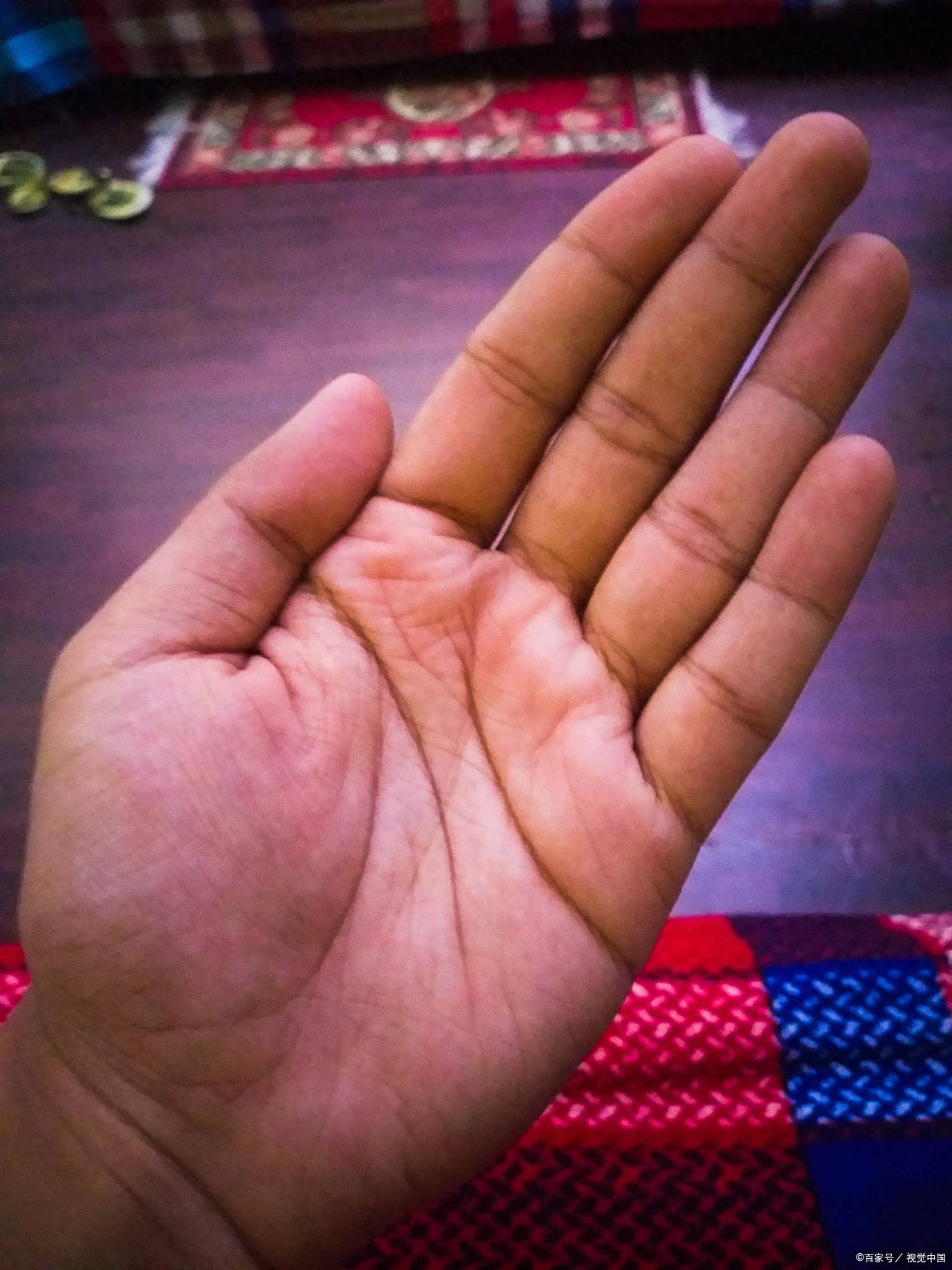 女人右手有绝对离婚纹(女人离婚的手纹是怎样的)