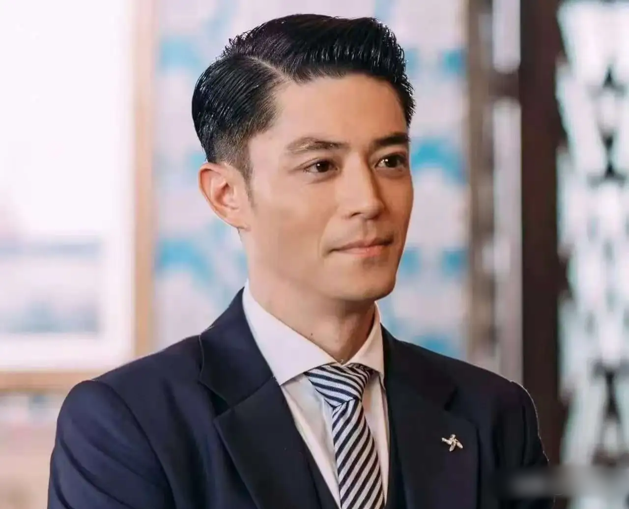 笑傲江湖霍建华版演员表介绍(笑傲江湖霍建华版演员表介绍图片)