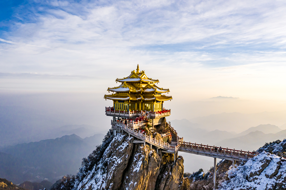 老君山是哪里的旅游风景区(老君山风景区是哪个地区的?)